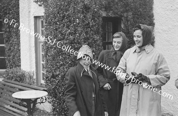 GLIN CASTLE GROUP IN RAIN DESMOND (K OF GLIN) FIELDA RACHEL AND MADAME FITZGERALD